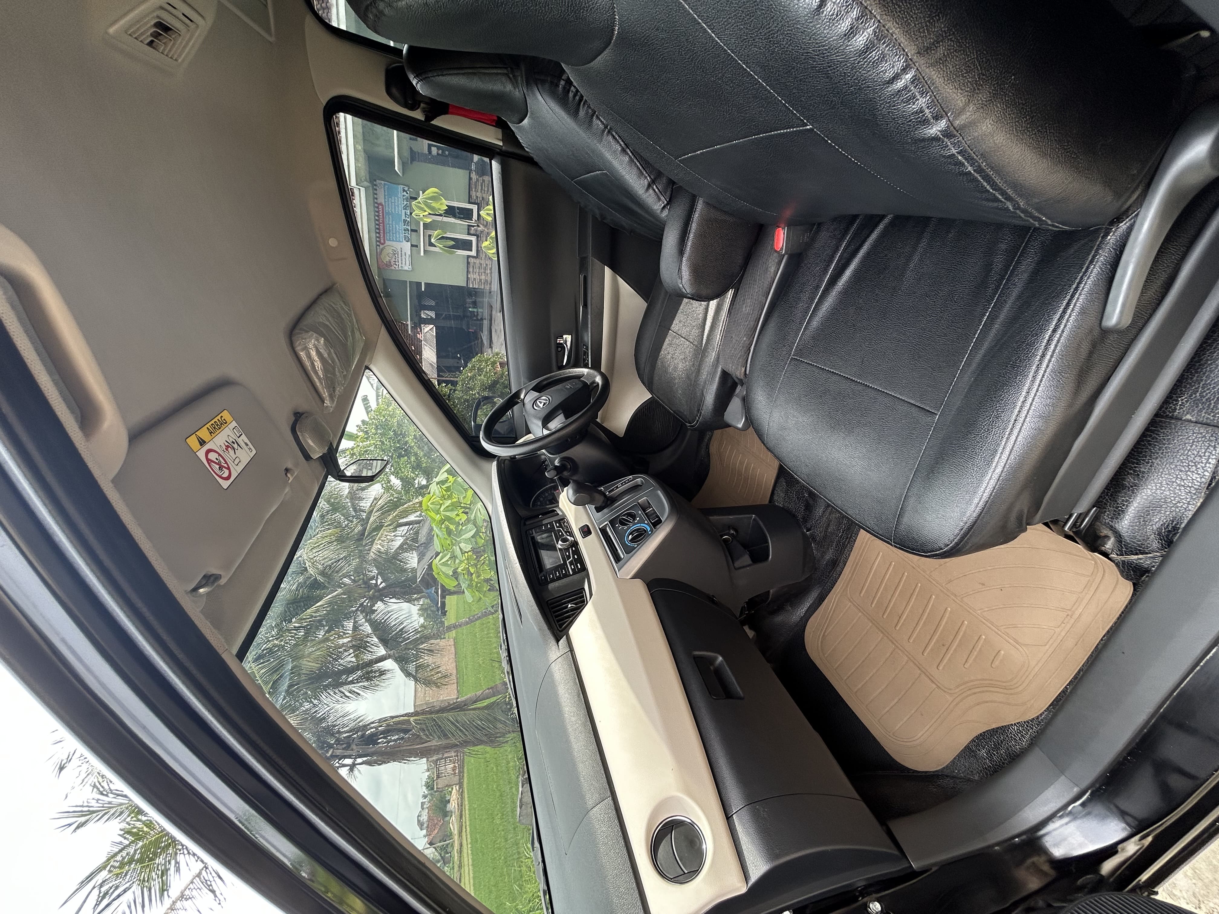 daihatsu Sigra R metic Hitam Tahun 2018