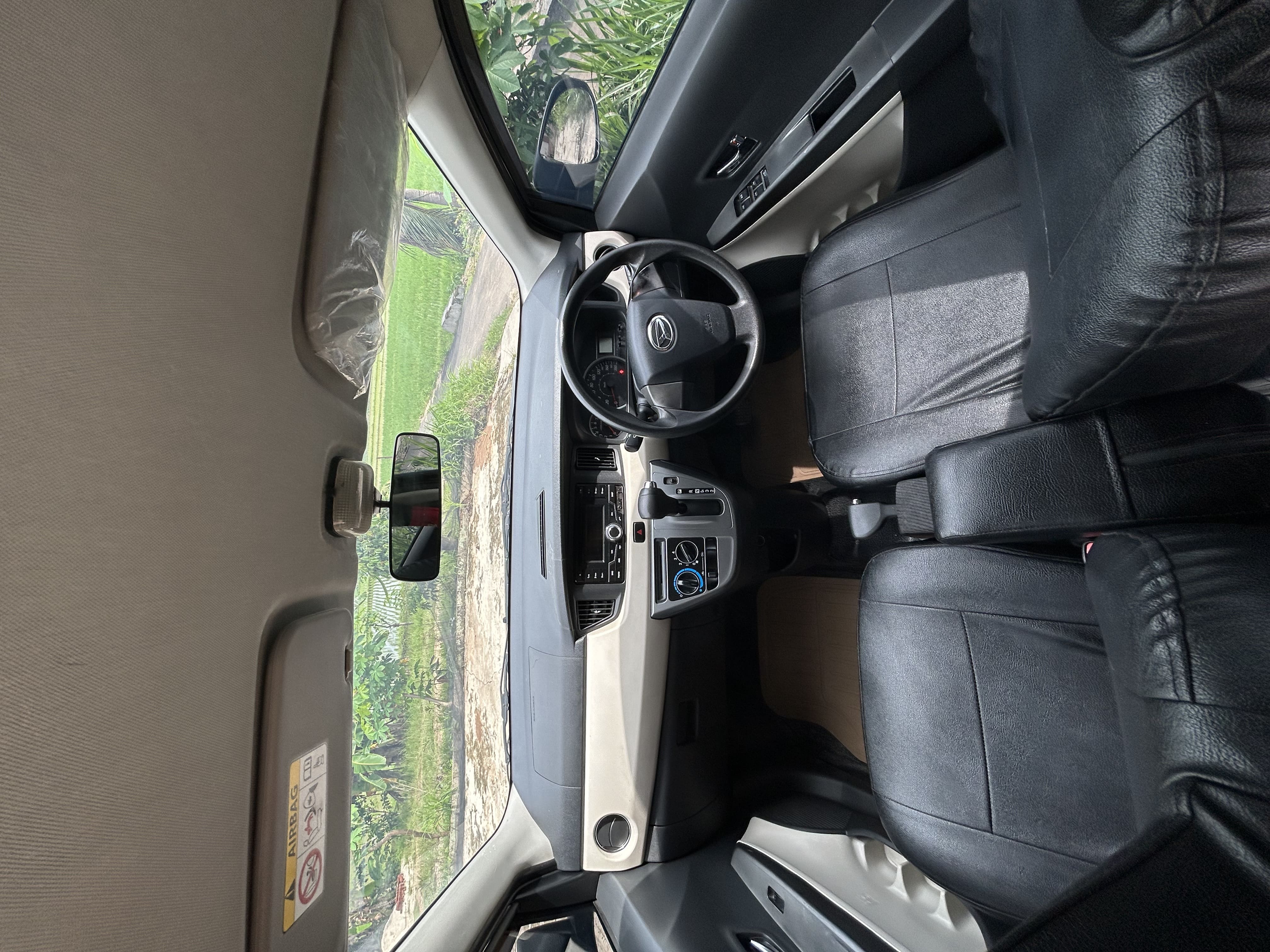 daihatsu Sigra R metic Hitam Tahun 2018