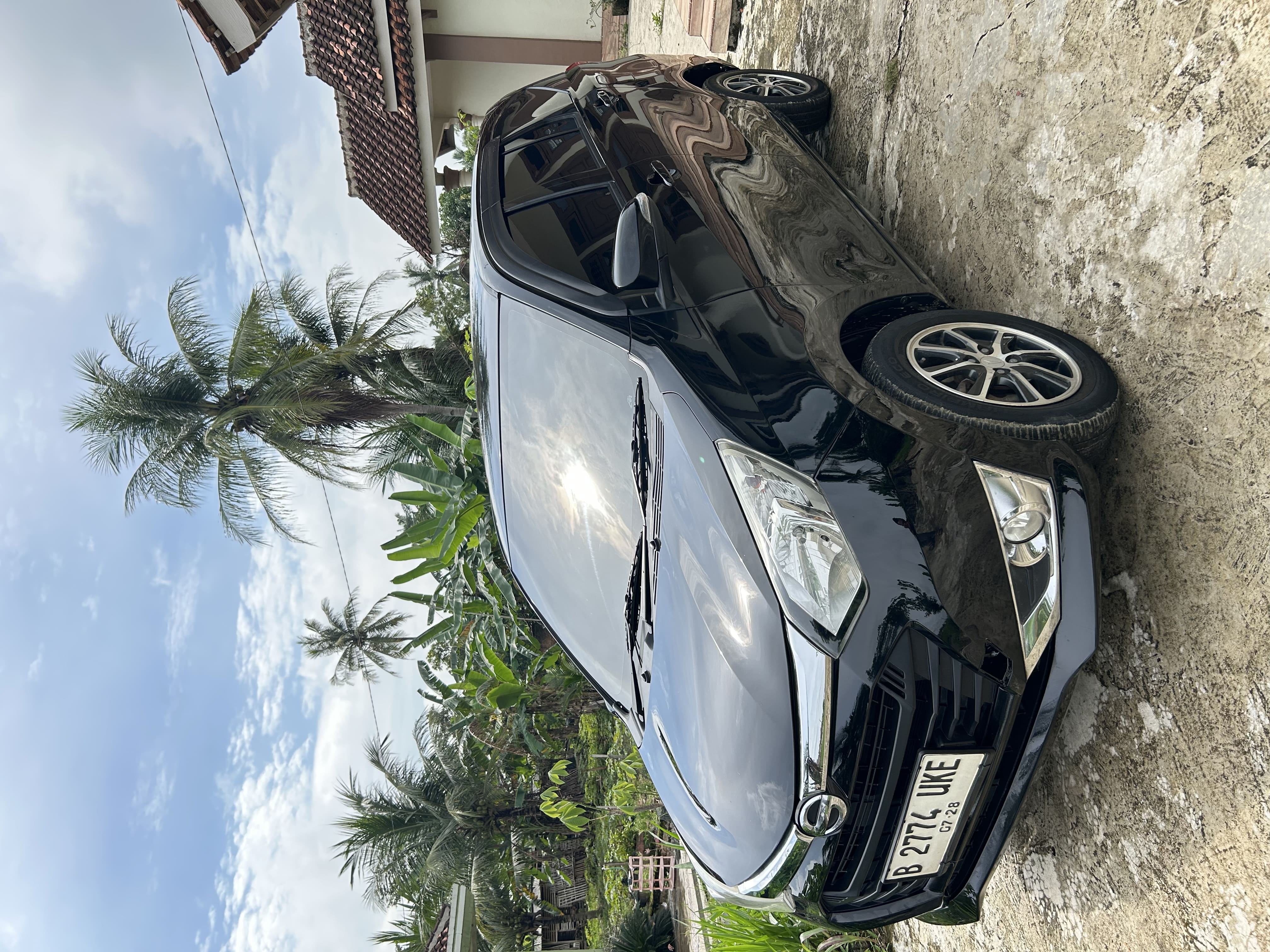 daihatsu Sigra R metic Hitam Tahun 2018