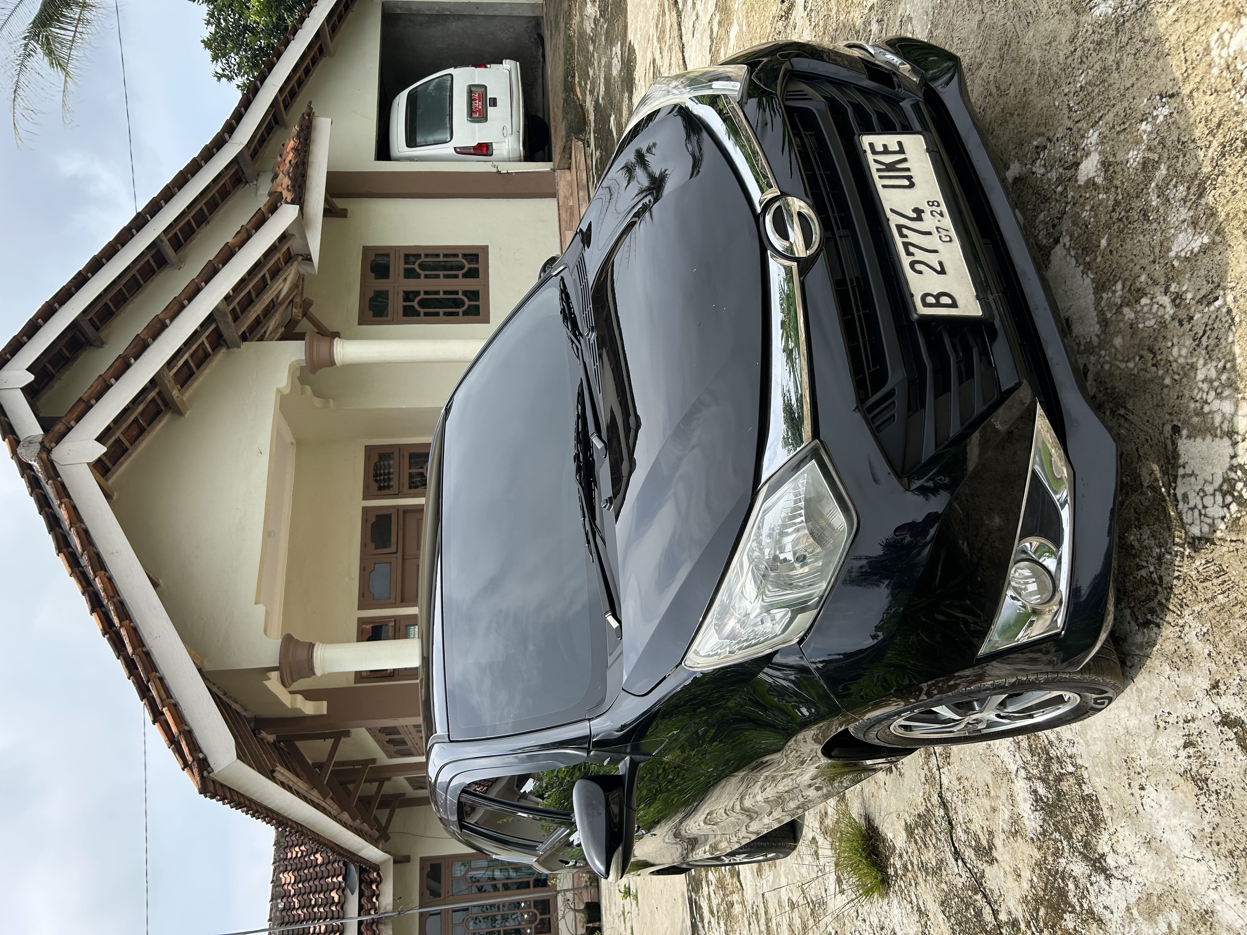 daihatsu Sigra R metic Hitam Tahun 2018